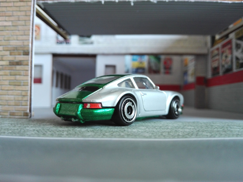 Illustration for article titled Custom 911: better than the first one, but still...